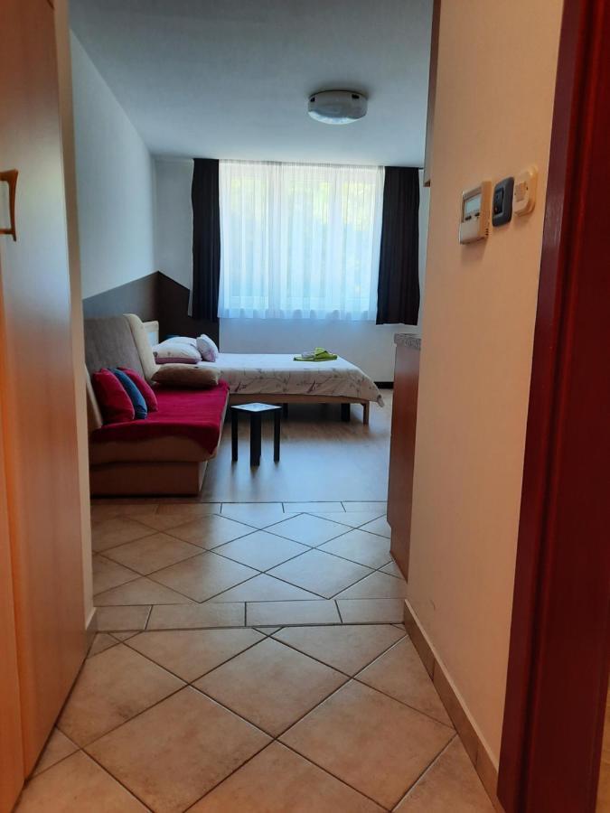 Apartmani Lorena Pula Eksteriør billede