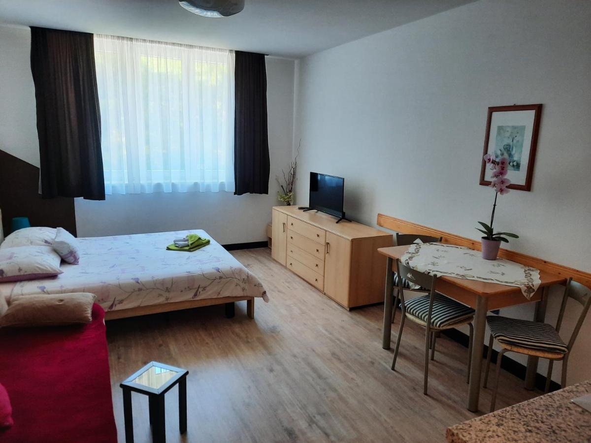 Apartmani Lorena Pula Eksteriør billede